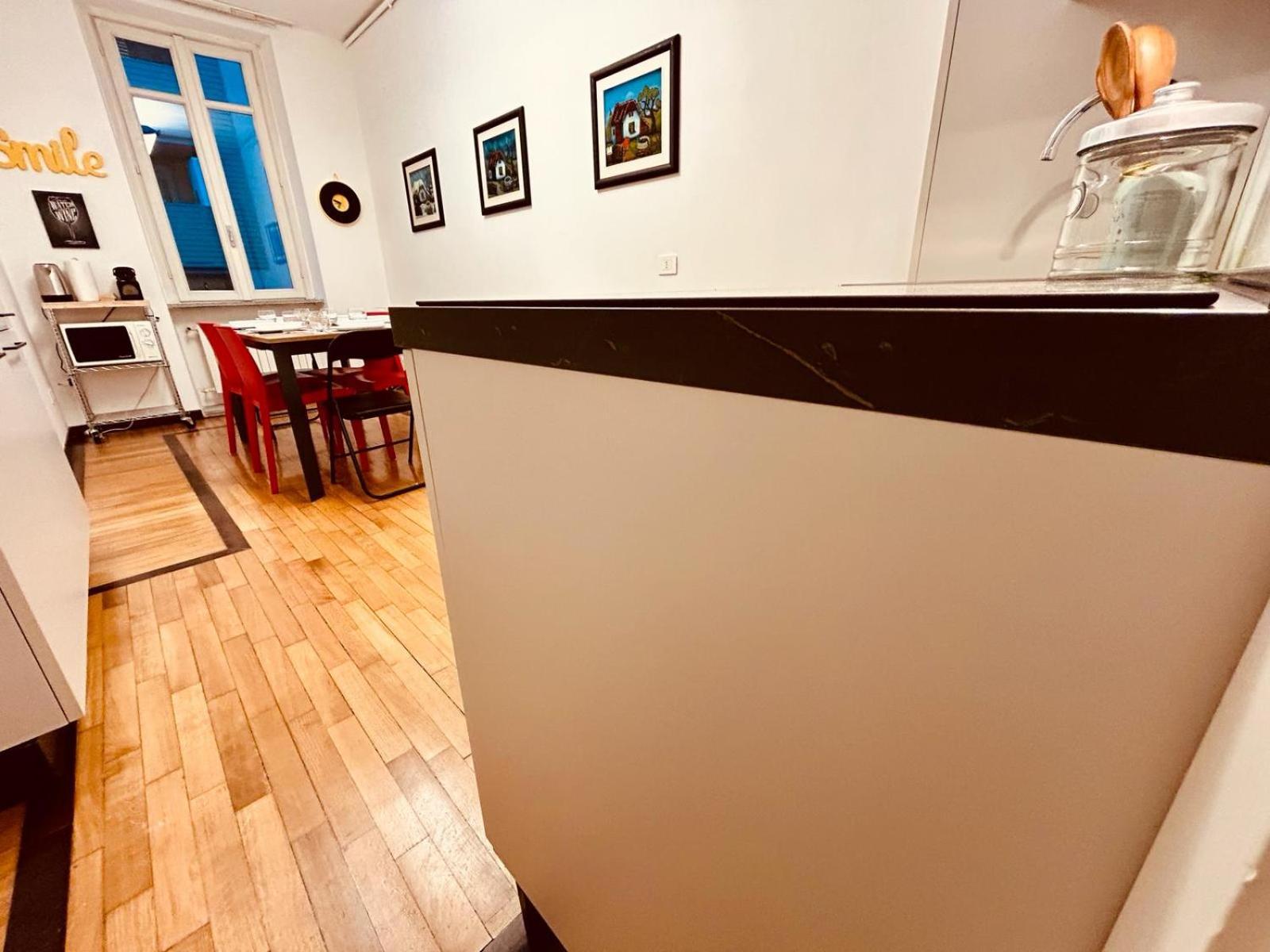 Апартаменти Kibilu - Via Medaglie D'Oro Centro Citta Con Parcheggio Варезе Екстер'єр фото