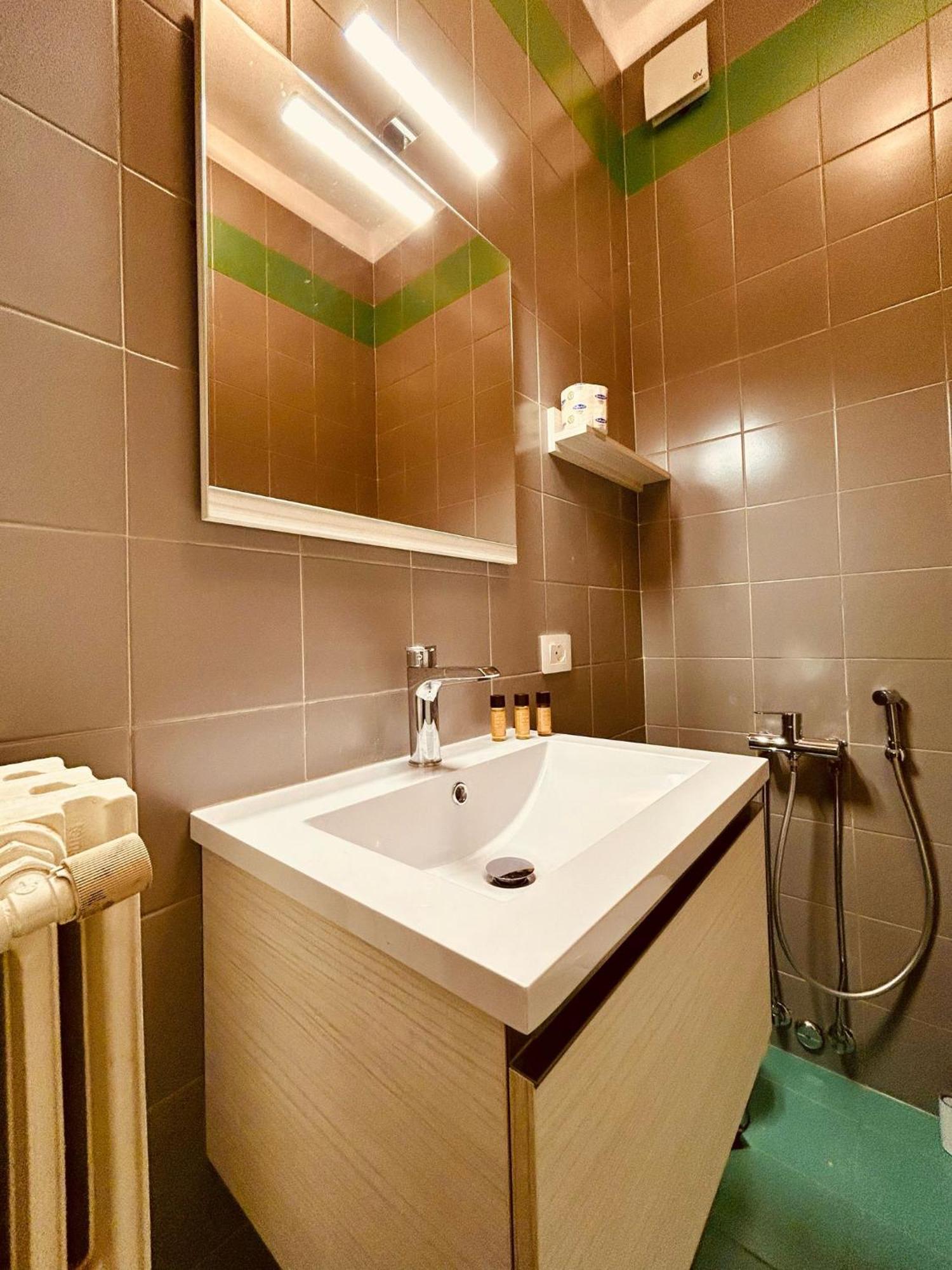 Апартаменти Kibilu - Via Medaglie D'Oro Centro Citta Con Parcheggio Варезе Екстер'єр фото
